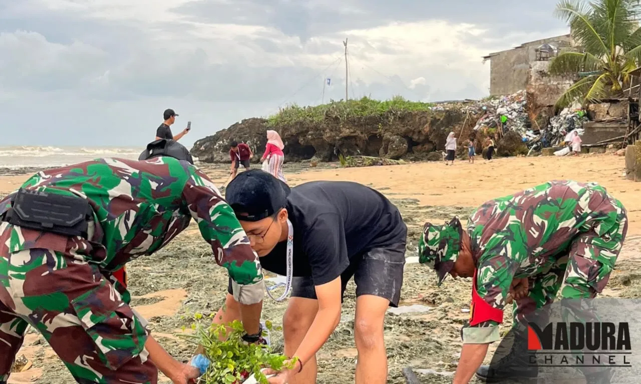 Sinergi Mahasiswa UNIJA dan Warga Bersihkan Pesisir, Wujudkan Pantai Lestari di Ambunten Timur (Ilustrasi)