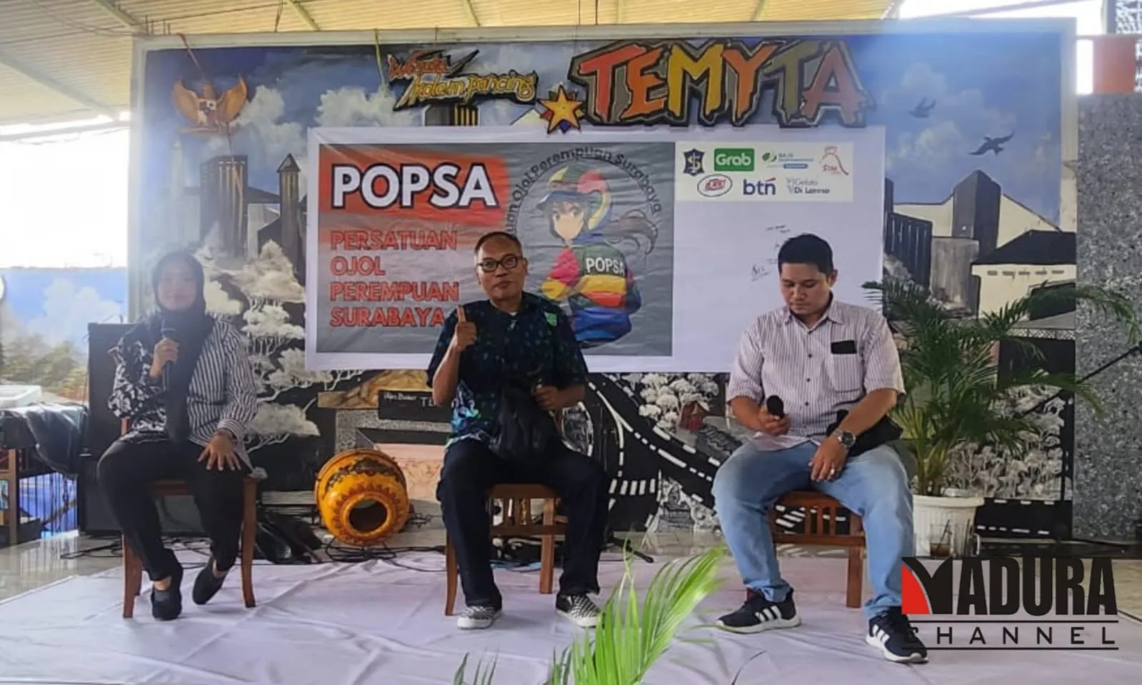 Aspirasi Ojol Perempuan Kepada Dosen Untag Surabaya (Ilustrasi)
