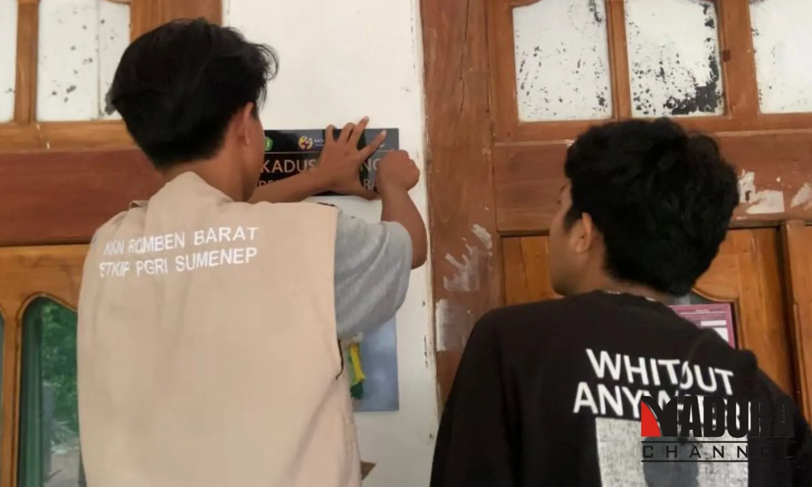 KKN Posko 24 UPI Sumenep Pasang Plat Alamat Rumah Pejabat Desa Romben Barat (Ilustrasi)