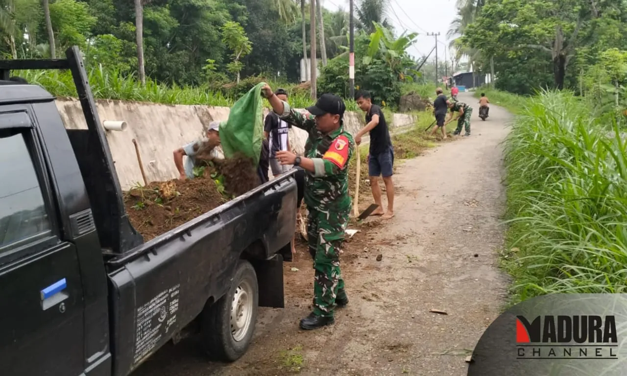 GP Ansor Tambaagung Barat Gandeng Koramil, Bersihkan Sisa Material Proyek di Jalan Utama (Ilustrasi)