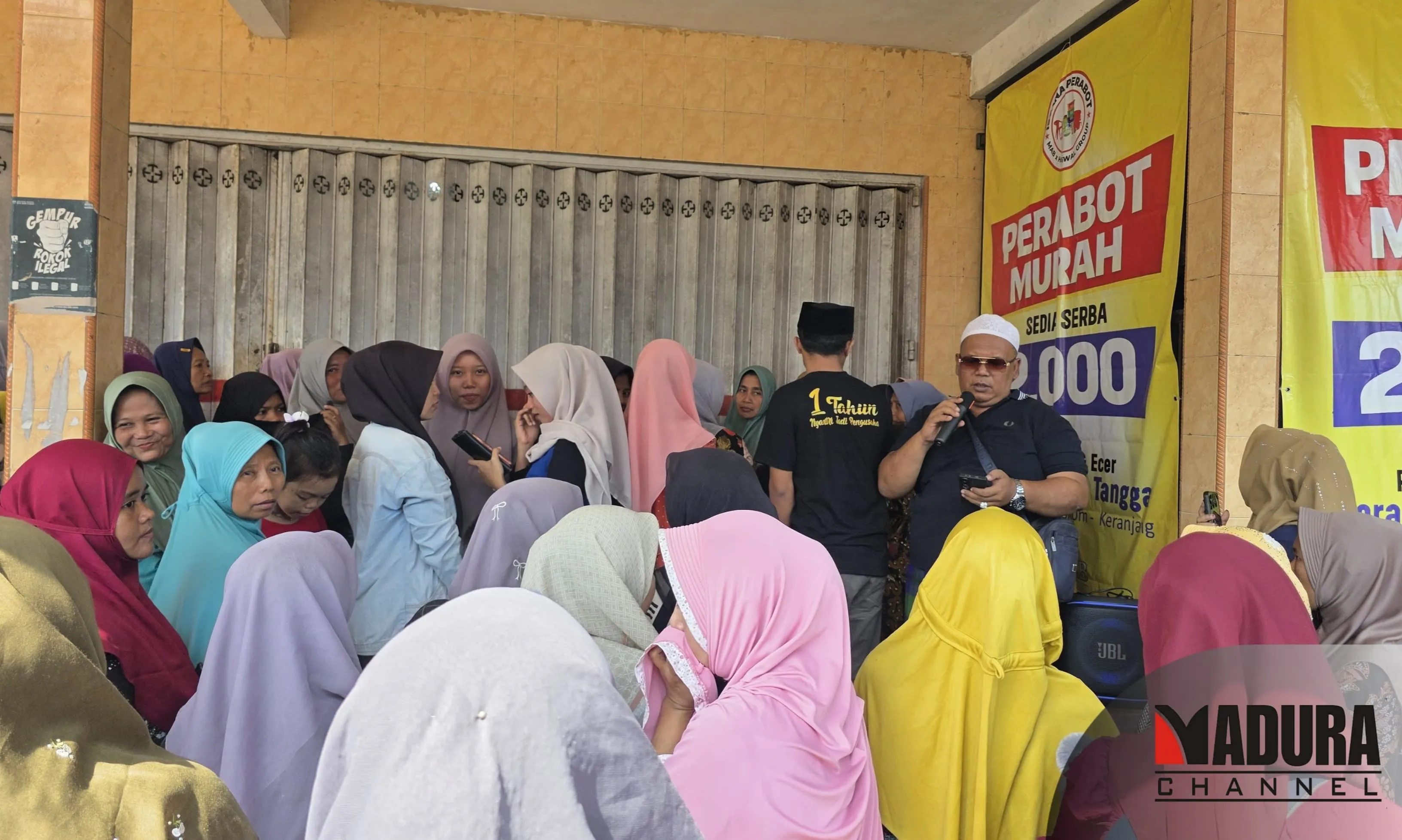 Diserbu Warga, Grand Opening Istana Perabot Serba 2000 di Bukabu Ambunten Berlangsung Meriah (Ilustrasi)